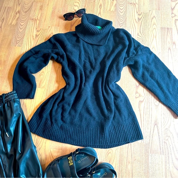 United Colors of Benetton Sweater - Picture 3 of 4